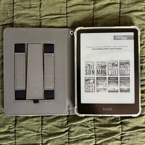 Kindle Black paper white 2024 with case